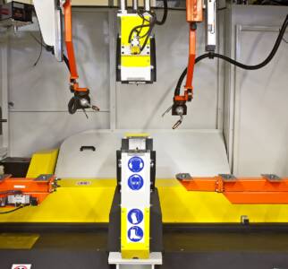 Automatische Schweißmaschine für COA-Abgassysteme Automatische Schweißmaschine für COA-Abgassysteme