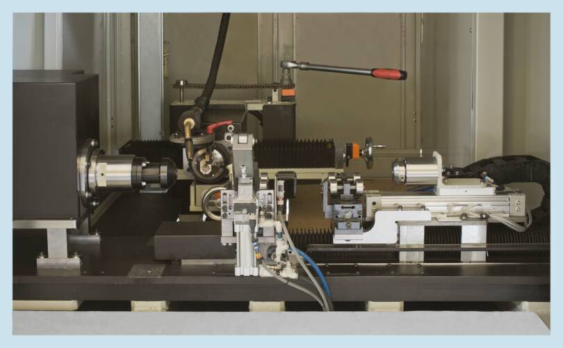 Horizontale Zwei-Stationen-Schweißmaschine Esmeralda